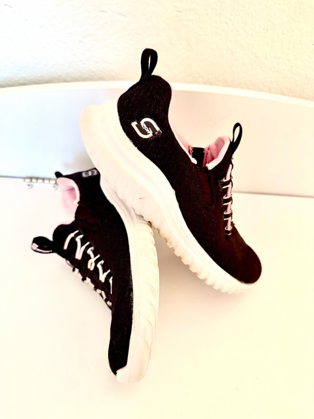 Skechers size 13 Kids shoes. Black, pink girl Sneakers